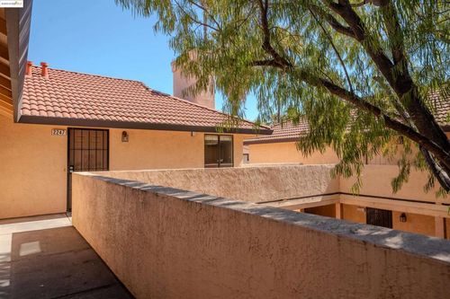 2247 Renwick Ln, Antioch, CA, 94509-2843 | Card Image