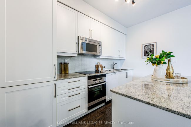 416 - 1 Bedford Rd, Condo with 2 bedrooms, 2 bathrooms and null parking in Toronto ON | Image 8