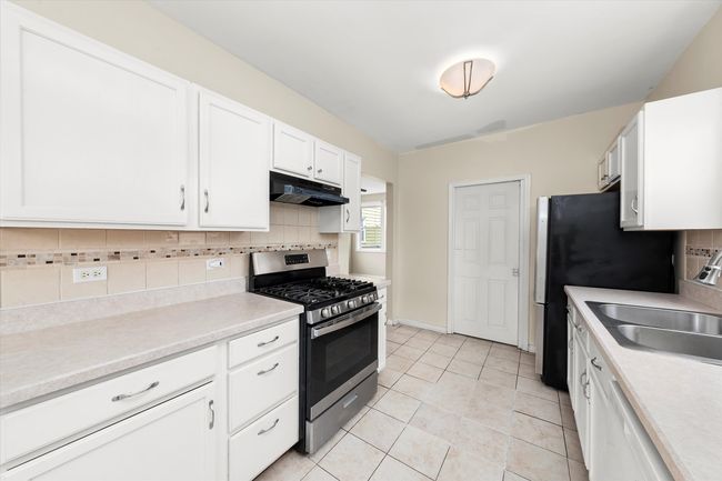 7546 W 61 St St, House other with 3 bedrooms, 2 bathrooms and 2 parking in Summit IL | Image 10