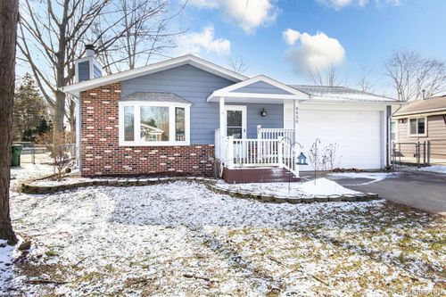 8850 Janis St, Shelby Twp, MI, 48317-5324 | Card Image