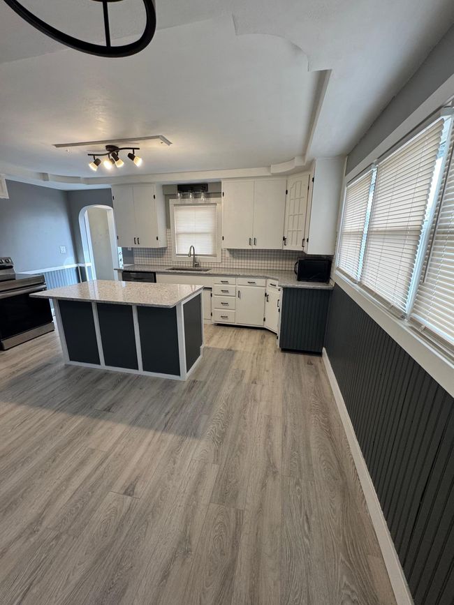 KITCHEN | Image 13