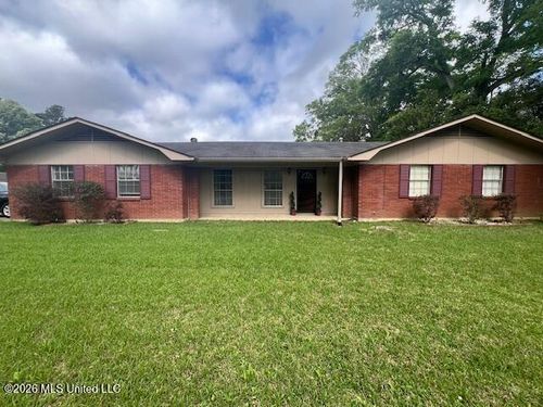 100 Brookfield Dr, Natchez, MS, 39120-2710 | Card Image