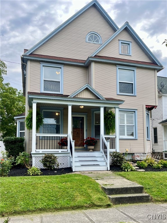 Mary St, Auburn, NY 13021