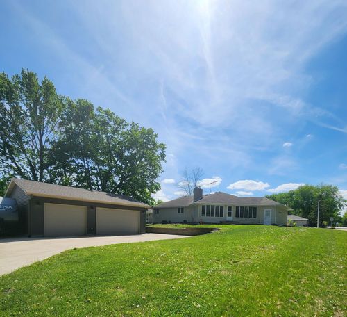 111 Sunrise Ave N, New Prague, MN, 56071-2264 | Card Image