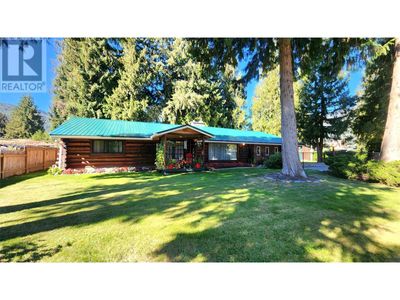 1006 Birch Ave, House other with 3 bedrooms, 2 bathrooms and 4 parking in Sicamous BC | Image 1