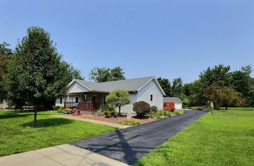 302 W Indiana St, Kouts, IN, 46347-9786 | Card Image