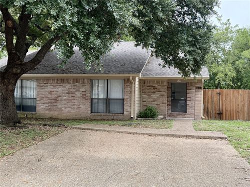 704 Cross Timbers Dr, College Station, TX, 77840-5063 | Card Image