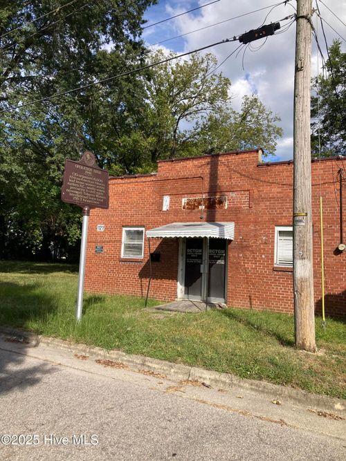 121 Pettigrew St S, Wilson, NC, 27893-5119 | Card Image
