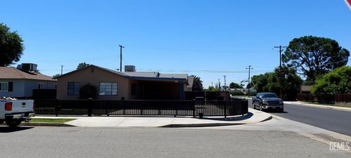 1001 Cedar Ave, Wasco, CA, 93280-2244 | Card Image