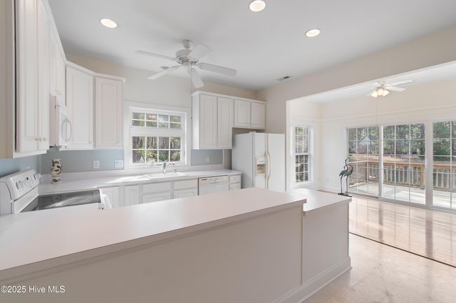 102 E Sanderling Cir, House other with 2 bedrooms, 2 bathrooms and 2 parking in Hampstead NC | Image 18