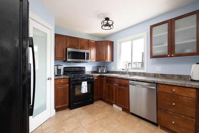 129 Honeysuckle Way, House other with 5 bedrooms, 4 bathrooms and 2 parking in Fort Mcmurray AB | Image 6
