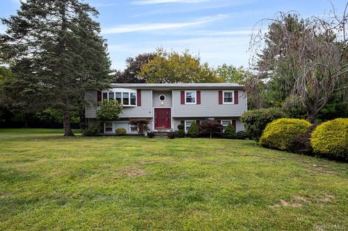 6 Fairway Oval, Spring Valley, NY, 10977-1723 | Card Image