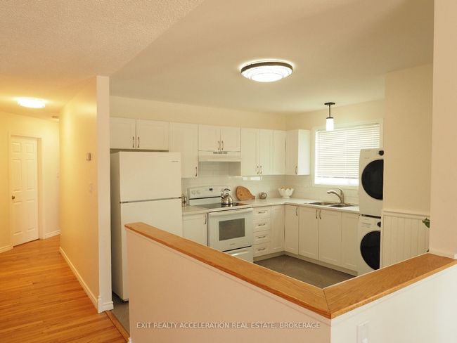 1302 Brackenwood Cres, House attached with 4 bedrooms, 2 bathrooms and 1 parking in Kingston ON | Image 10