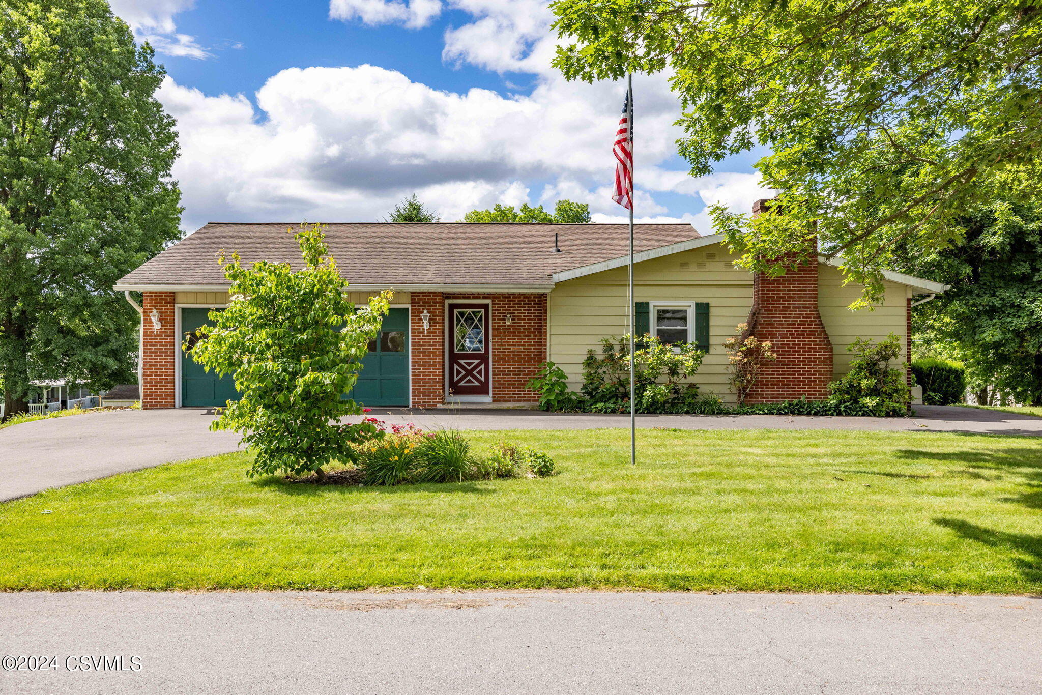 Maple St, Danville, PA 17821