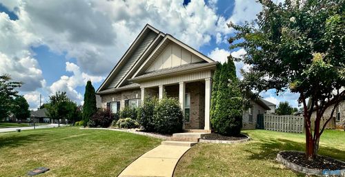 9 Leyland Dr Sw, Huntsville, AL, 35824-4066 | Card Image