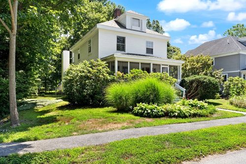 143 Everett St, Concord, MA, 01742-3603 | Card Image