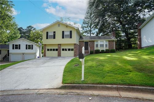 2063 Wellborn Close, Lithonia, GA, 30058-7935 | Card Image