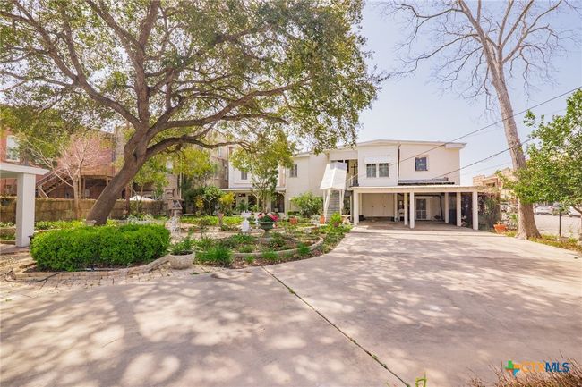 110 - 102 N Courthouse Sq, House other with 6 bedrooms, 4 bathrooms and null parking in Goliad TX | Image 47