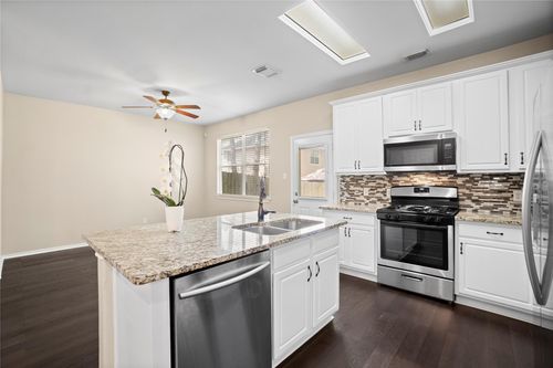 15 Blue Creek Pl, The Woodlands, TX, 77382-1778 | Card Image