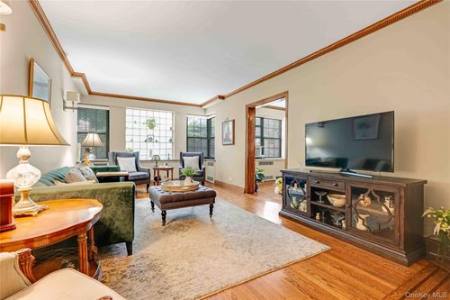 apt-102-94-11 69th Ave, Forest Hills, NY, 11375-5803 | Card Image