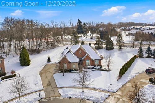 63072 S Plantation Ct, Washington Township, MI, 48095-2433 | Card Image