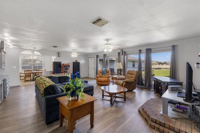727 Partridge Ln, House other with 3 bedrooms, 3 bathrooms and 2 parking in Eagle Lake TX | Image 18