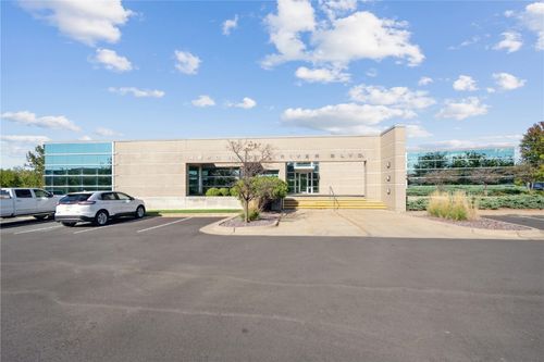 ste-100-4840 N River Blvd Ne, Cedar Rapids, IA, 52411-6639 | Card Image