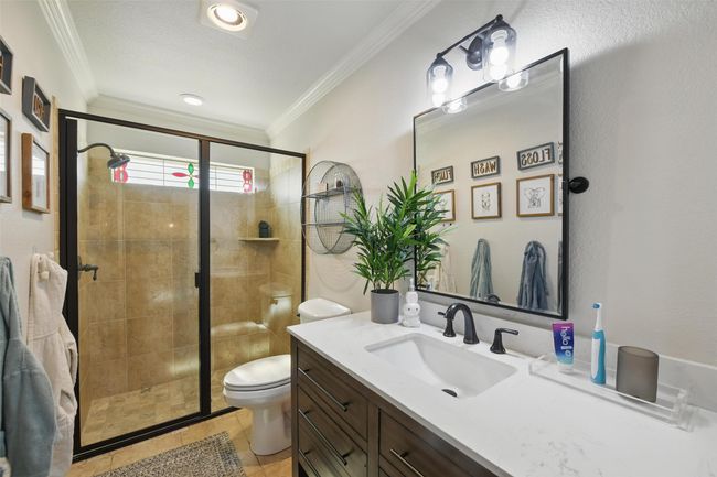 Downstairs Bathroom | Image 34