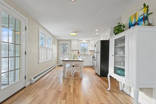 17 Spring Street, South Portland, ME, 04106 | Card Image