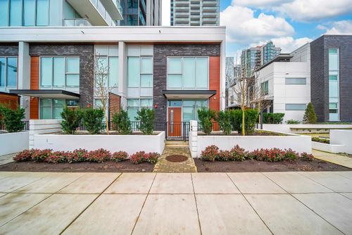 17-13428 105 Ave, Surrey, BC, V3T0S6 | Card Image