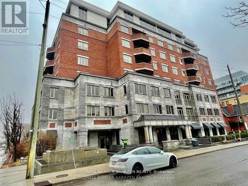 701-320 Mcleod St, Ottawa, ON, K2P1A3 | Card Image