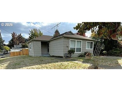 8636 Ne Holladay St, Portland, OR, 97220 | Card Image