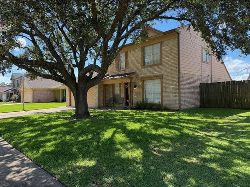9806 Brookside Dr, La Porte, TX, 77571-8608 | Card Image