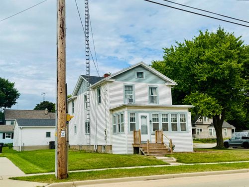 327 E Racine St, Jefferson, WI, 53549-1640 | Card Image