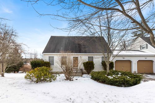 21 Maple Ridge Rd, Seabrook, NH, 03874-4165 | Card Image