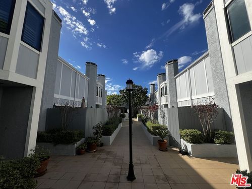 11-1044 20th St, Santa Monica, CA, 90403-4542 | Card Image