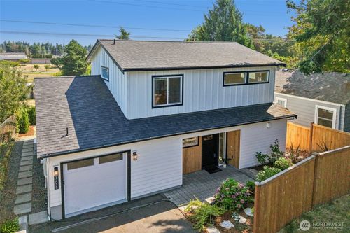 12038 N Park Avenue N, Seattle, WA, 98133 | Card Image