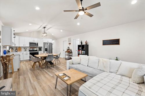 1274 Holly Vista Dr, COLONIAL BEACH, VA, 22443-4340 | Card Image