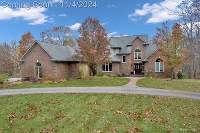 255 Woodside Lane, Home with 4 bedrooms, 4 bathrooms and null parking in Oakland Twp MI | Image 1