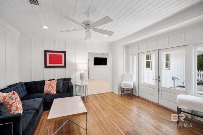 Living Room | Image 16