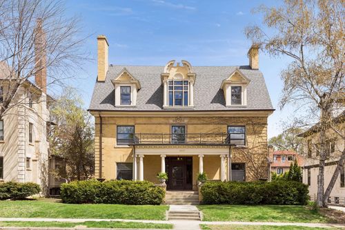 1807 Dupont Ave S, Minneapolis, MN, 55403-3068 | Card Image
