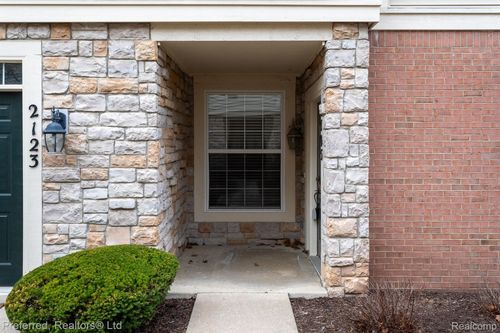 2105 Arcadia Dr, Canton, MI, 48188-2274 | Card Image