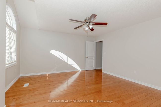 33 Leparc Rd, House other with 7 bedrooms, 5 bathrooms and 5 parking in Brampton ON | Image 32
