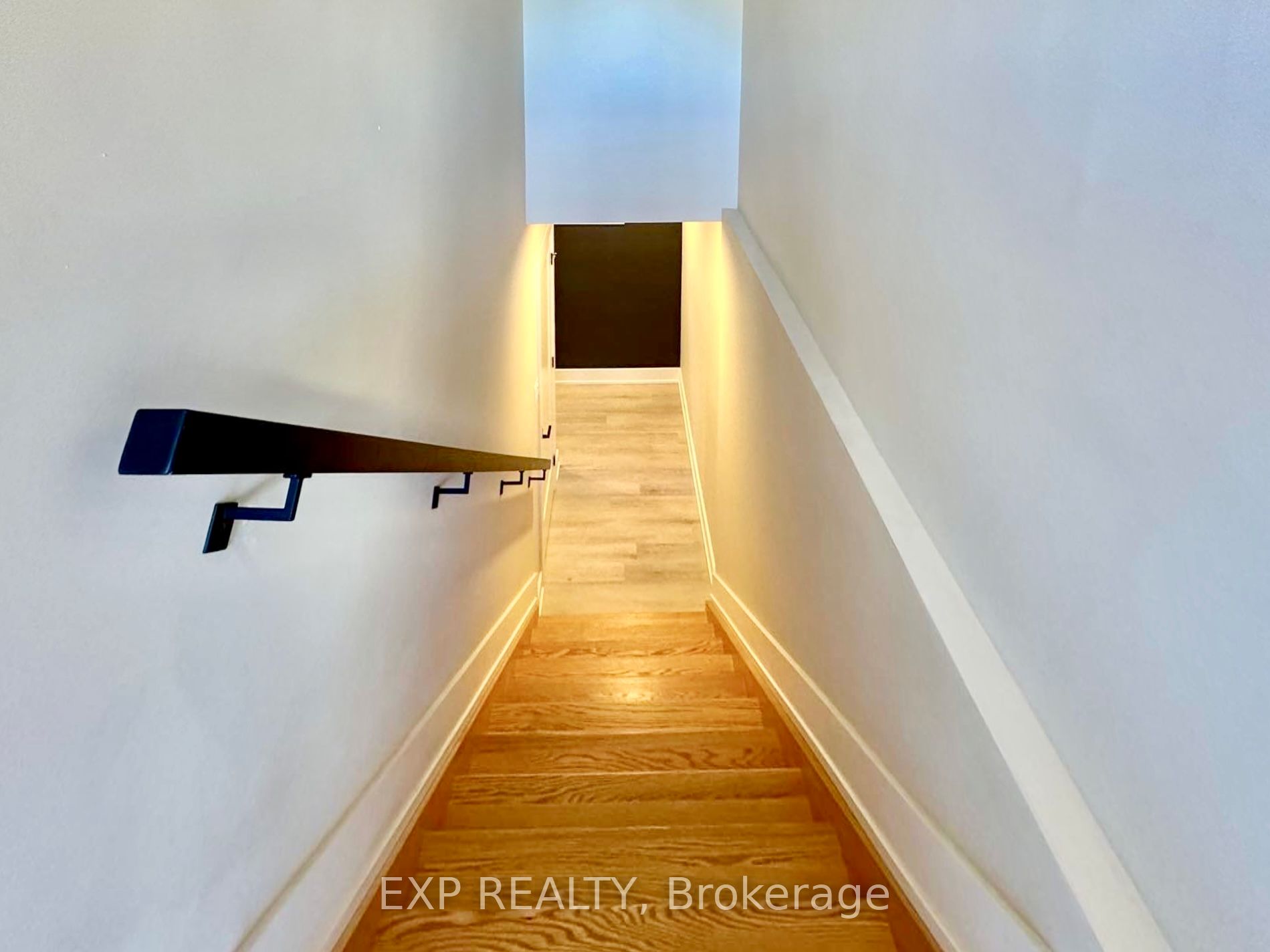 Residential Lease in West Centre Town 3