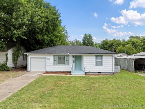 711 Cherry St, Ardmore, OK, 73401-1305 | Card Image