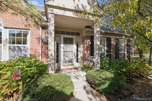 13621 Chinkapin Dr, Van Buren Township, MI, 48111-2024 | Card Image