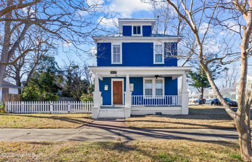 1221 N Craven St, New Bern, NC, 28560-3247 | Card Image