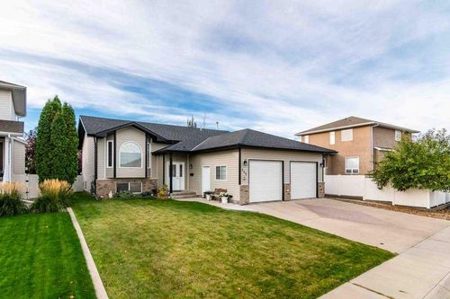 112 Sunset Dr Sw, Medicine Hat, AB, T1B4T8 | Card Image