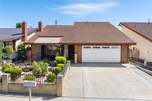 818 W 213th St, Torrance, CA, 90502-1903 | Card Image