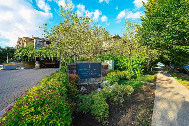 417 - 5889 Irmin Street, Condo with 2 bedrooms, 2 bathrooms and 1 parking in Burnaby BC | Image 3